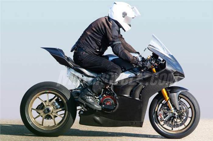 2019 Ducati Panigale V4 R spotted testing